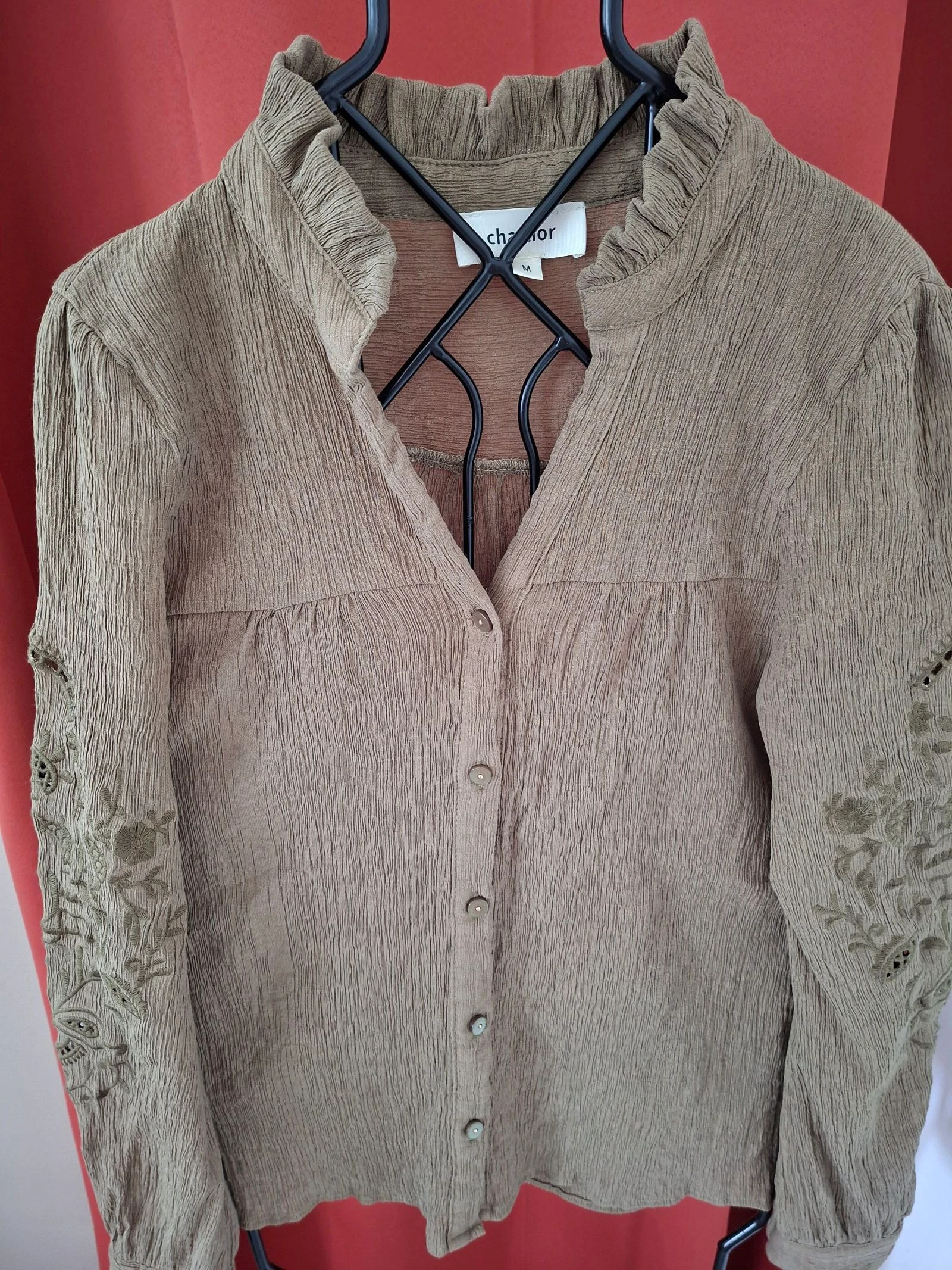 Chemise kaki avec broderies , taille M